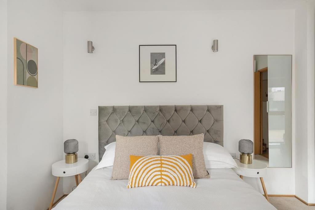 Apartamento A Modern Two Bedroom Flat With Private Parking